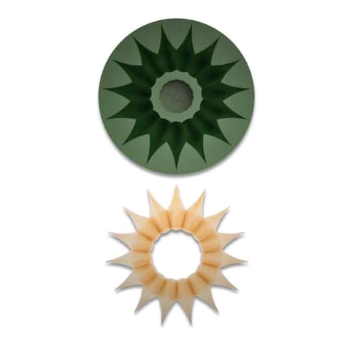 Dos moldes de silicona en forma de estrella, verde y beige