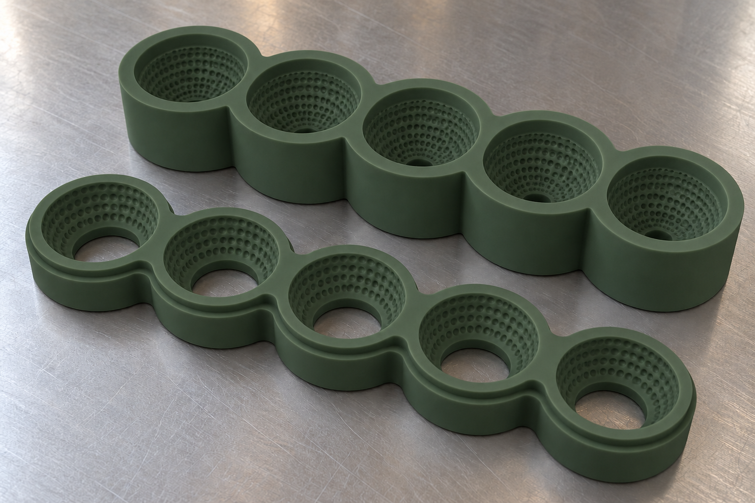 Two-part silicone mold concept for a Tivoli lamp-shaped dessert